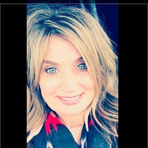 Meet your Posher, Debra